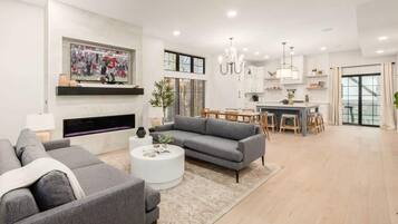 Een televisie en een kantoor