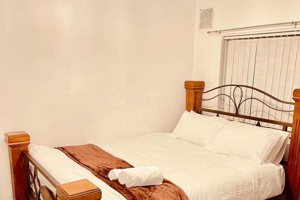 Charming 3-bed Holiday House in Birmingham