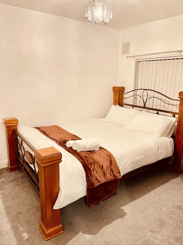 Casa, varias camas | 3 habitaciones, wifi gratis y ropa de cama