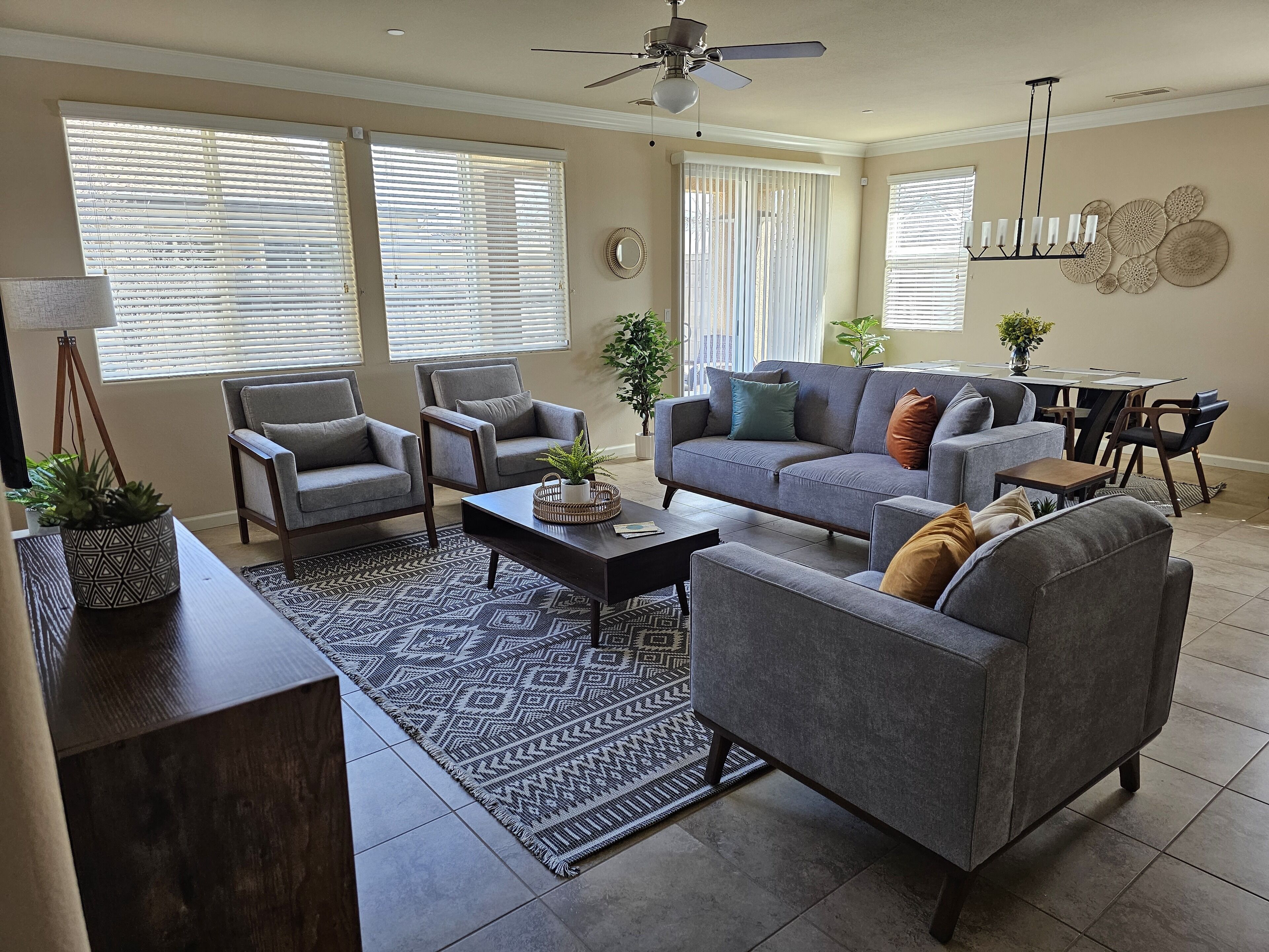 4br/3ba Peaceful Hummingbird Hideaway in Clovis, CA