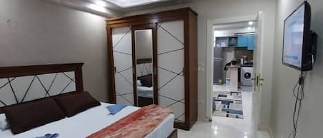 1 bedroom, bed sheets