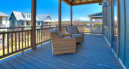 Stunning 4B/2.5B Lake Escape