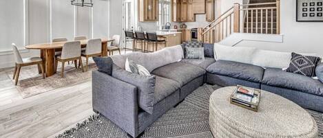 Televisión y chimenea