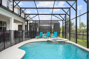 A heated pool - 🌴 New 15 BR/17BA Villa / Sleep 30 (Kissimmee)