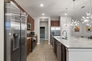 Private kitchen - 🌴 New 15 BR/17BA Villa / Sleep 30 (Kissimmee)