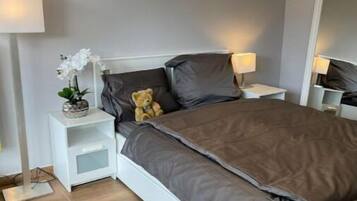 1 Schlafzimmer, Bügeleisen/Bügelbrett, Reisekinderbett, kostenloses WLAN