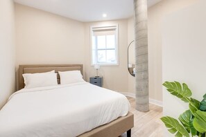 2 bedrooms, iron/ironing board, travel cot, WiFi