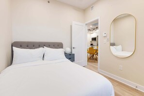 2 dormitorios, tabla de planchar con plancha, wifi y ropa de cama