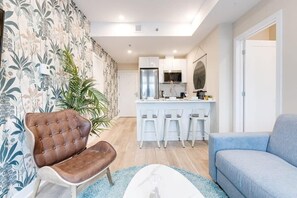 TV, offices - M11 | Mount-Royal Suites: 1BR + sofa bed - 34 (Montréal)