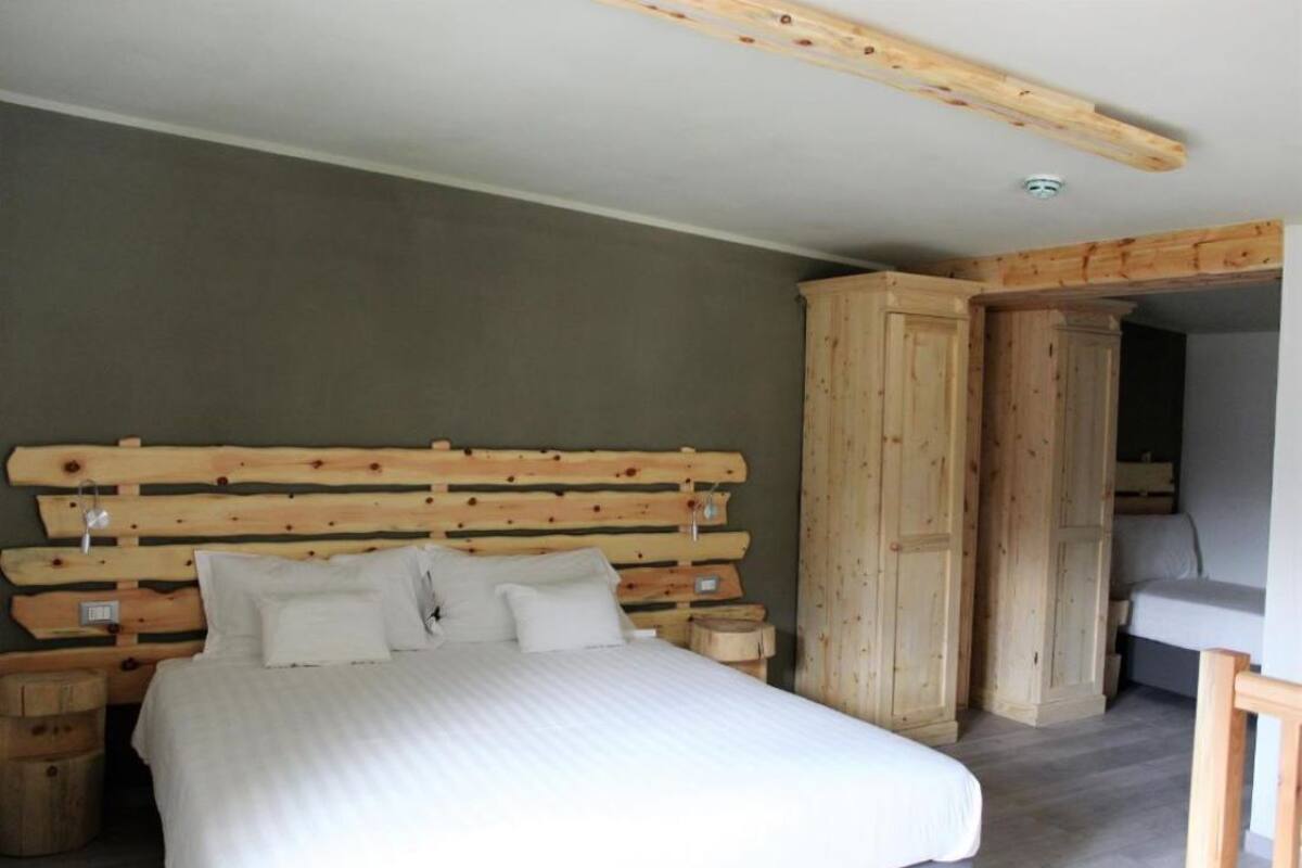 Cubrecamas, wifi gratis, ropa de cama y acceso para silla de ruedas