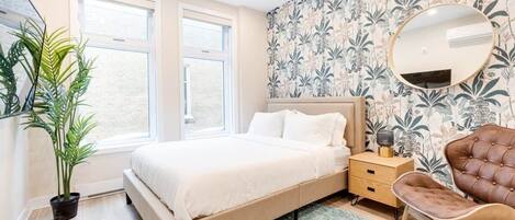 Iron/ironing board, travel crib, WiFi, bed sheets