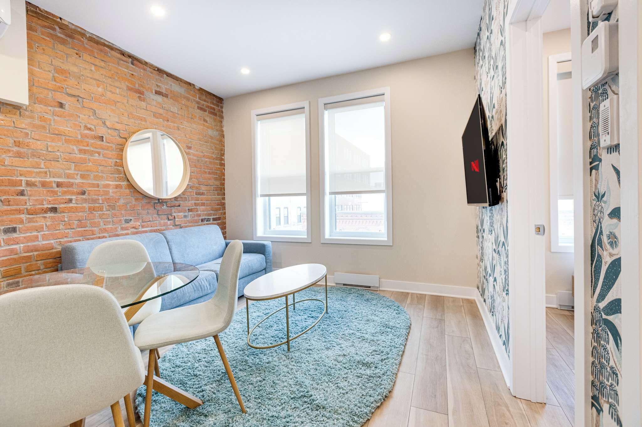 Televisión, oficina