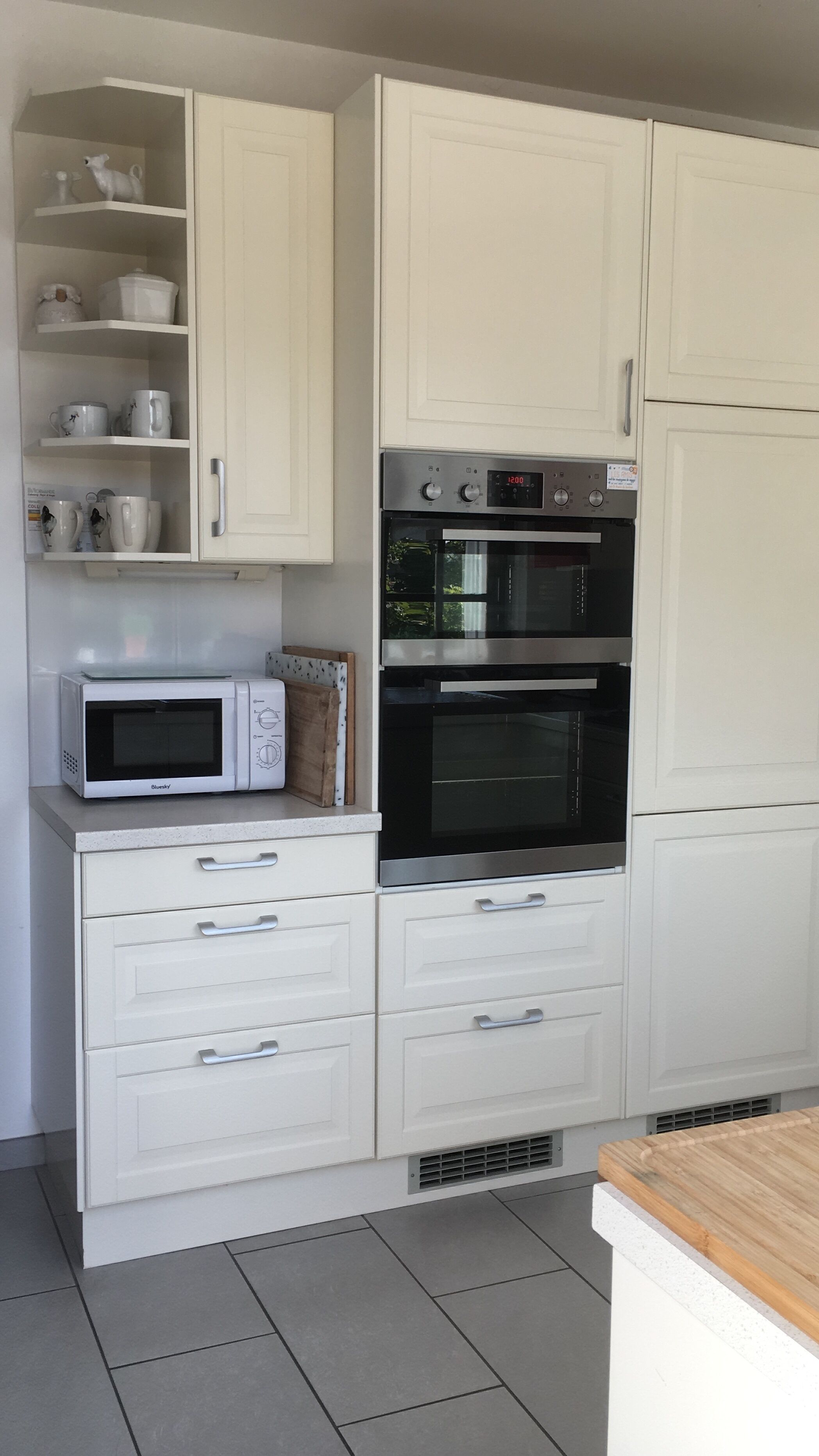 Beautiful sea view villa 50m from the Home beach