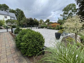 Property grounds - Dream home in central location with roof terrace (Chemnitz)