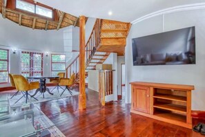 Interior - Charming Country Home In Bryanston (Johannesburg)