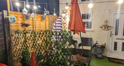 Flemingate Cottage, Beverley, E. Yorkshire. The small cottage with a big welcome