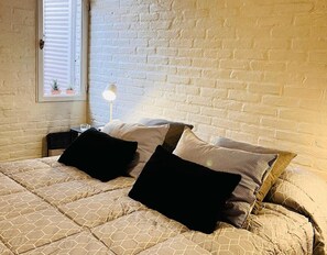 2 bedrooms, desk, iron/ironing board, free WiFi