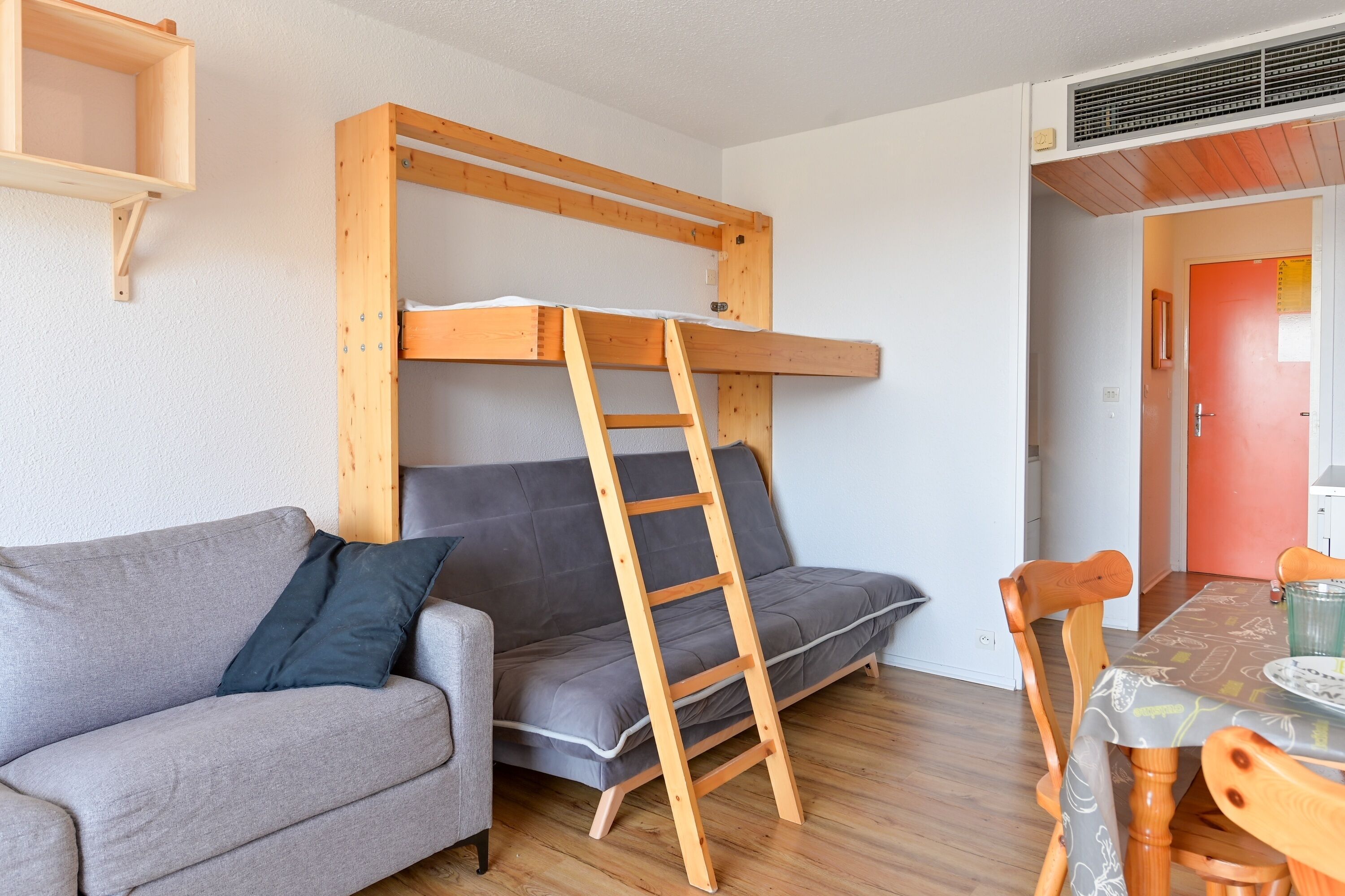 Le Husky - Studio Apartment, Sleeps 5