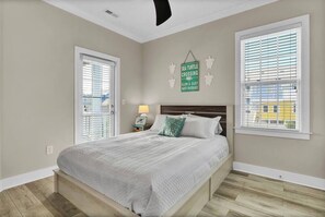 5 bedrooms, iron/ironing board, WiFi, bed sheets