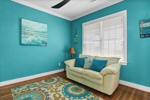 TV, offices - Whalecome to the beach-elevator (Carolina Beach)