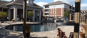 Gorgeous Tuscaloosa Condo. Perfect for Your Stay! Easy walk to stadium!