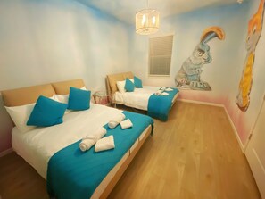 12 chambres, coffres-forts dans les chambres, fer et planche Ă repasser