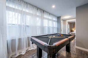 Billiards - 3 BR Cozy Chic Oasis (Bedford)