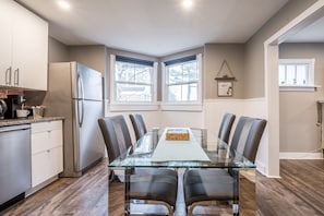 Apartment | Dining room