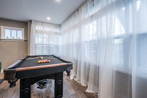 Billiards - 3 BR Cozy Chic Oasis (Bedford)