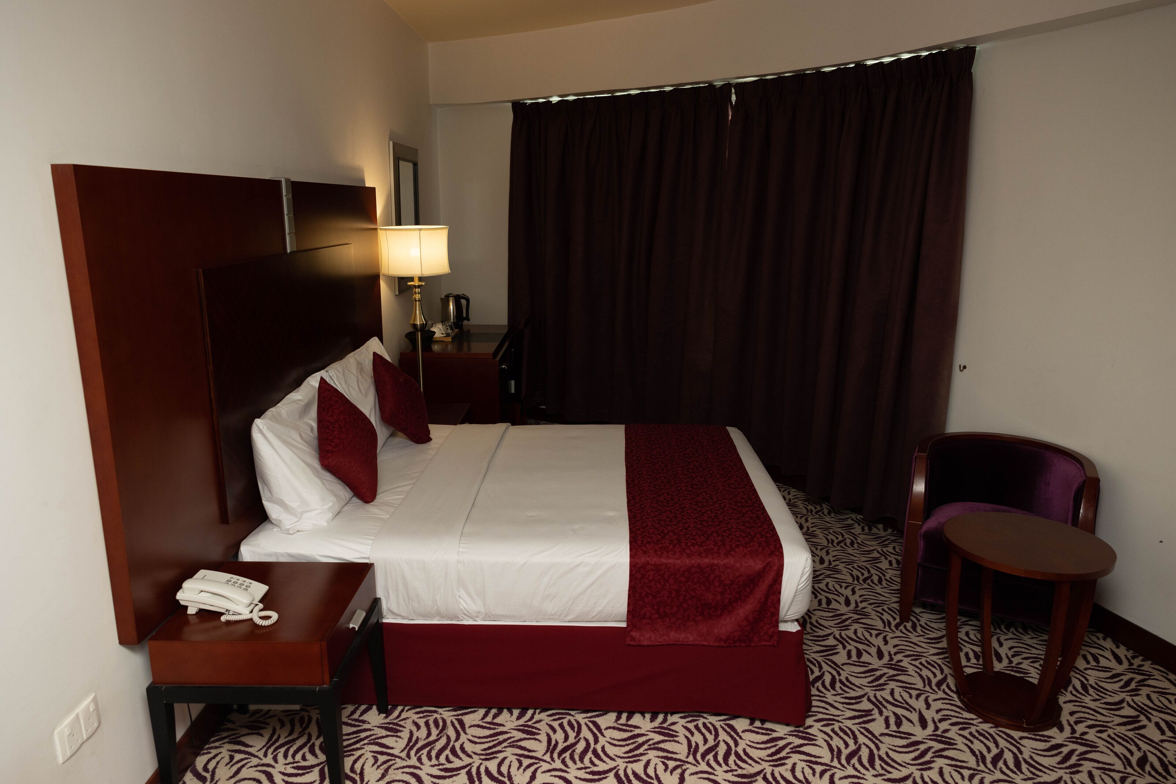 Photo - MRA Grand Hotel