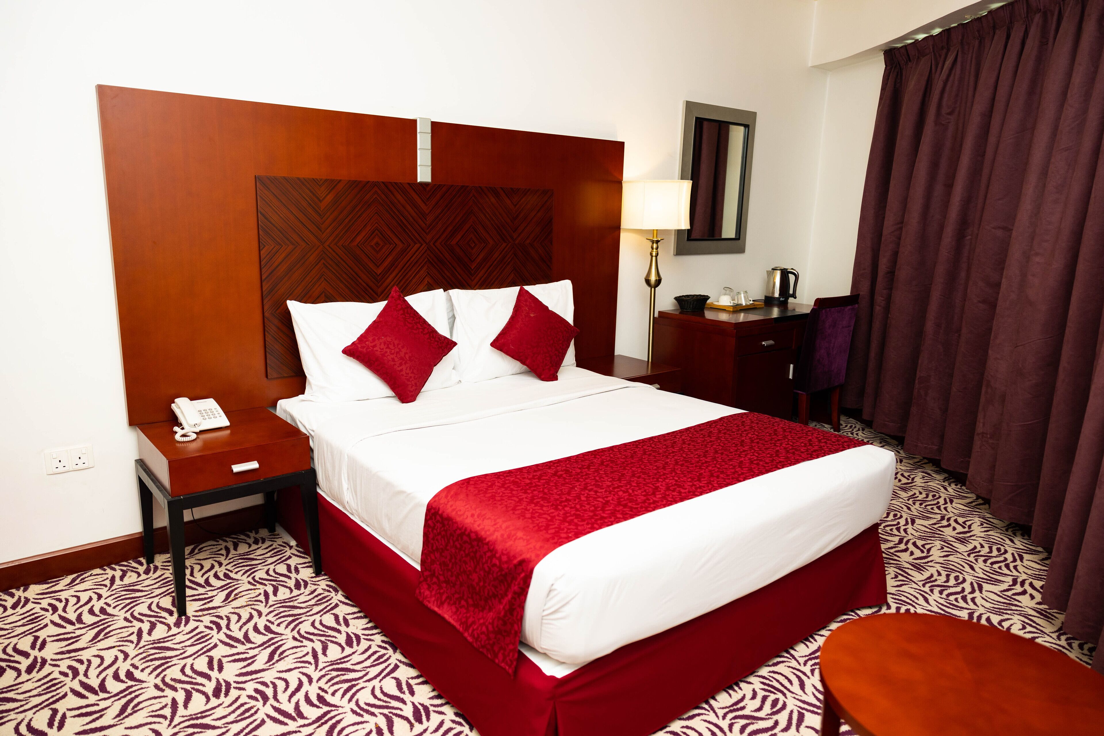 Photo - MRA Grand Hotel