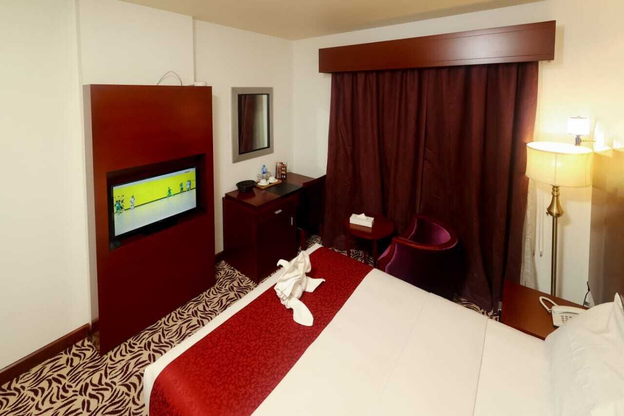 Photo - MRA Grand Hotel