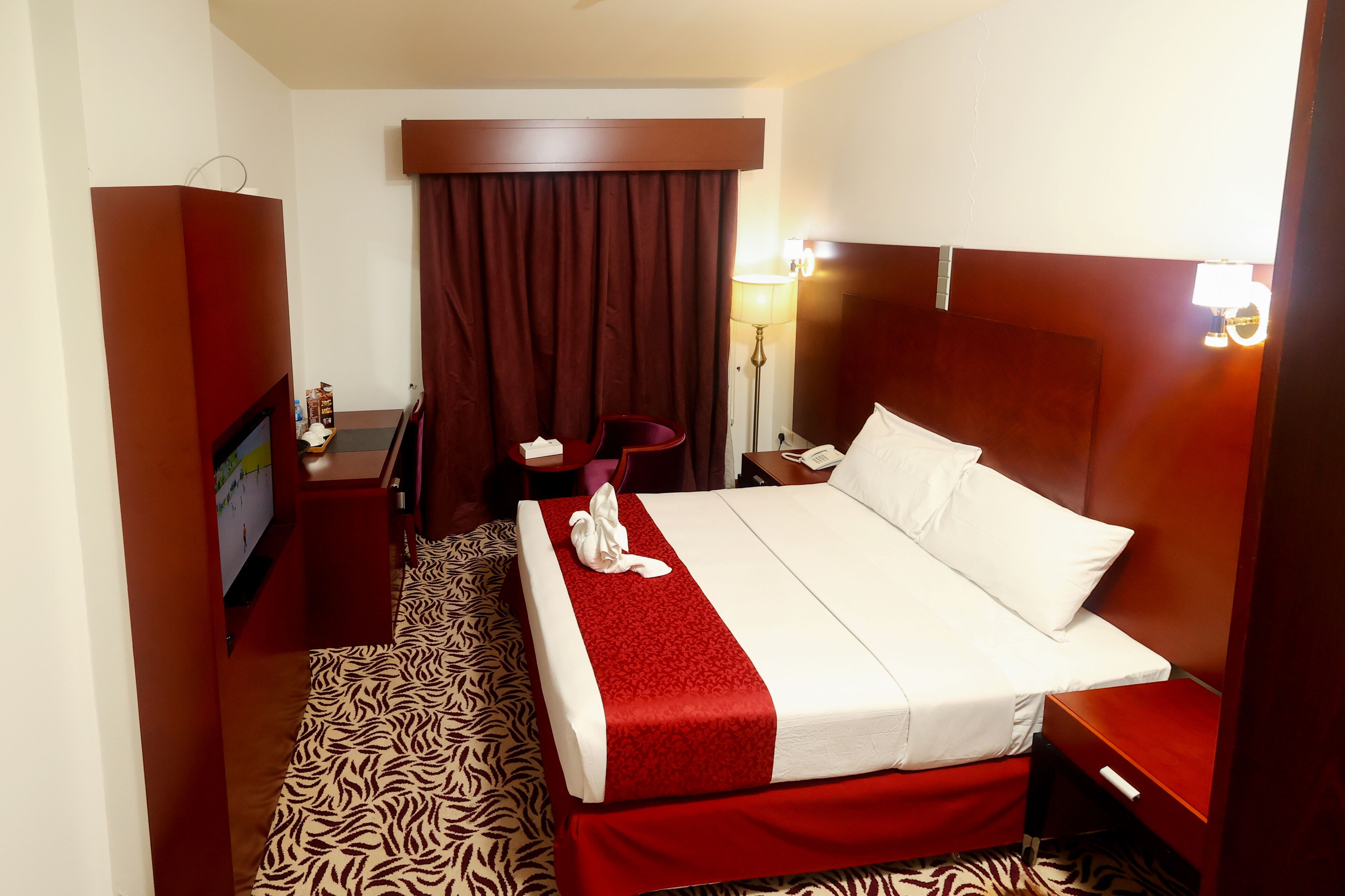 Photo - MRA Grand Hotel