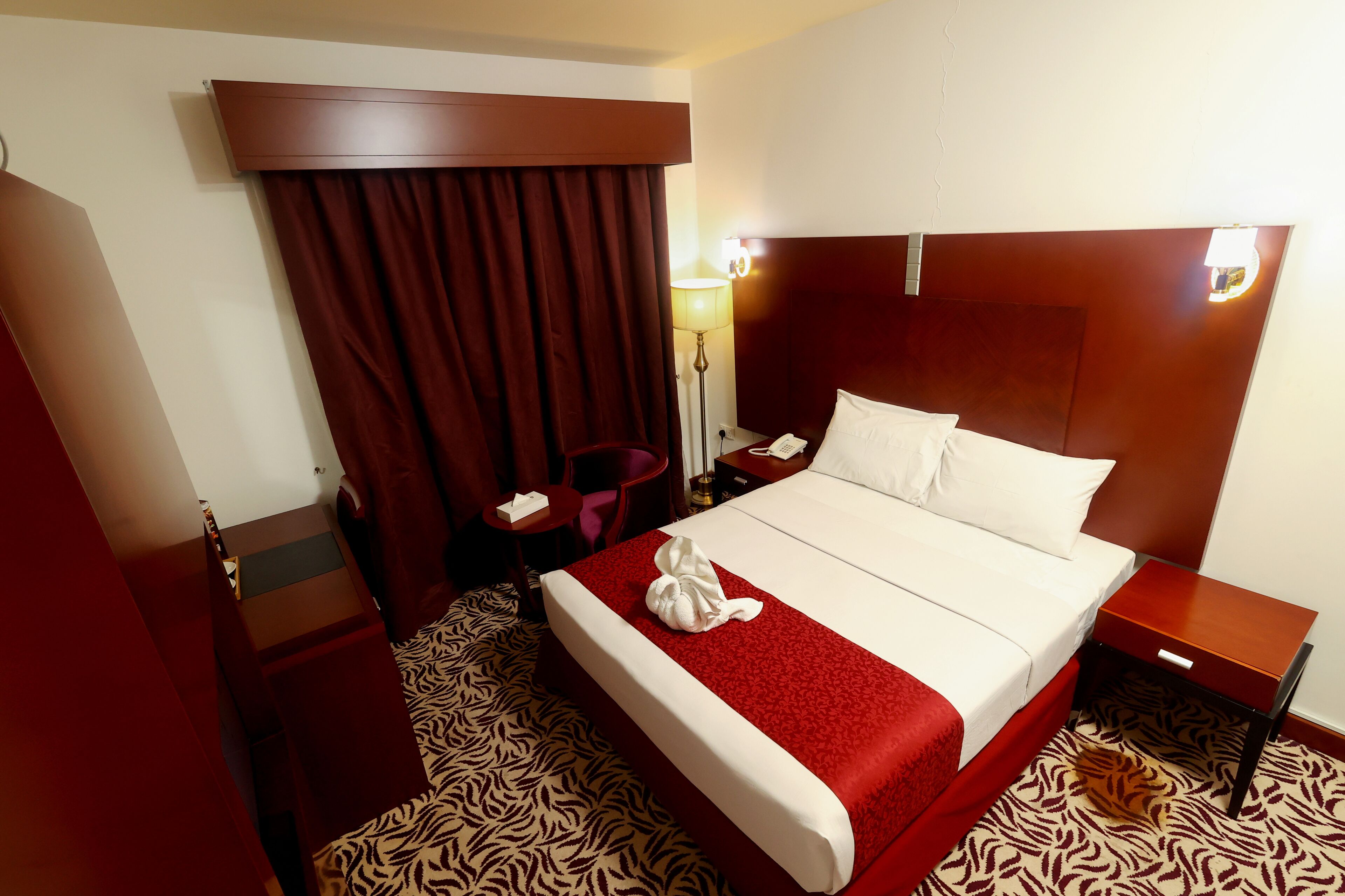 Photo - MRA Grand Hotel