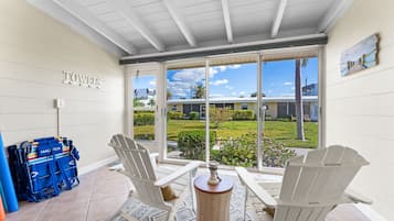 Superior Condo, 1 Queen Bed with Sofa bed, Pool Access, Ground Floor | Terrace/patio