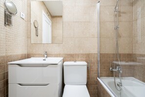 Baignoire, sĂšche-cheveux