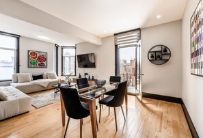 Smart TV - Modern Gem in Plateau Mont-Royal | Central & Lively (Montréal)