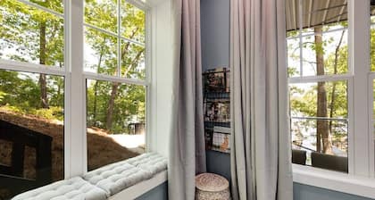 Almost Heaven.. Lake Wedowee Sleeps 12+/ Lakefront/ Pool table/ Firepit