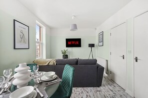 Interior - The Green Suite in Bristol City Centre (Saint Paul's)