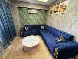 Premium bedding, in-room safe, desk, laptop workspace - Feridiye 71 (Istanbul)