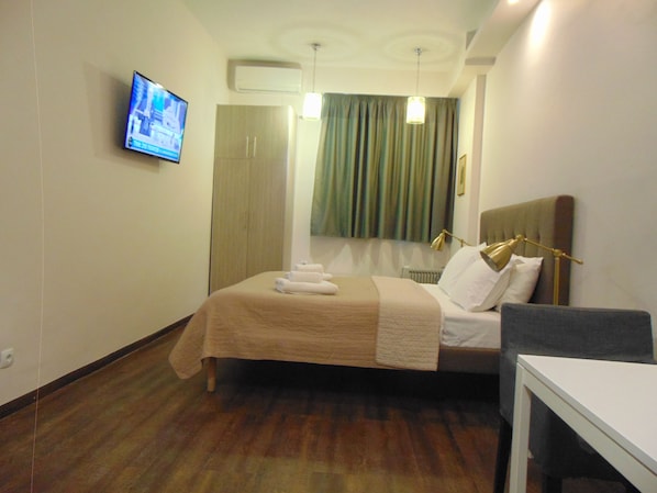 1 bedroom, free WiFi, bed sheets