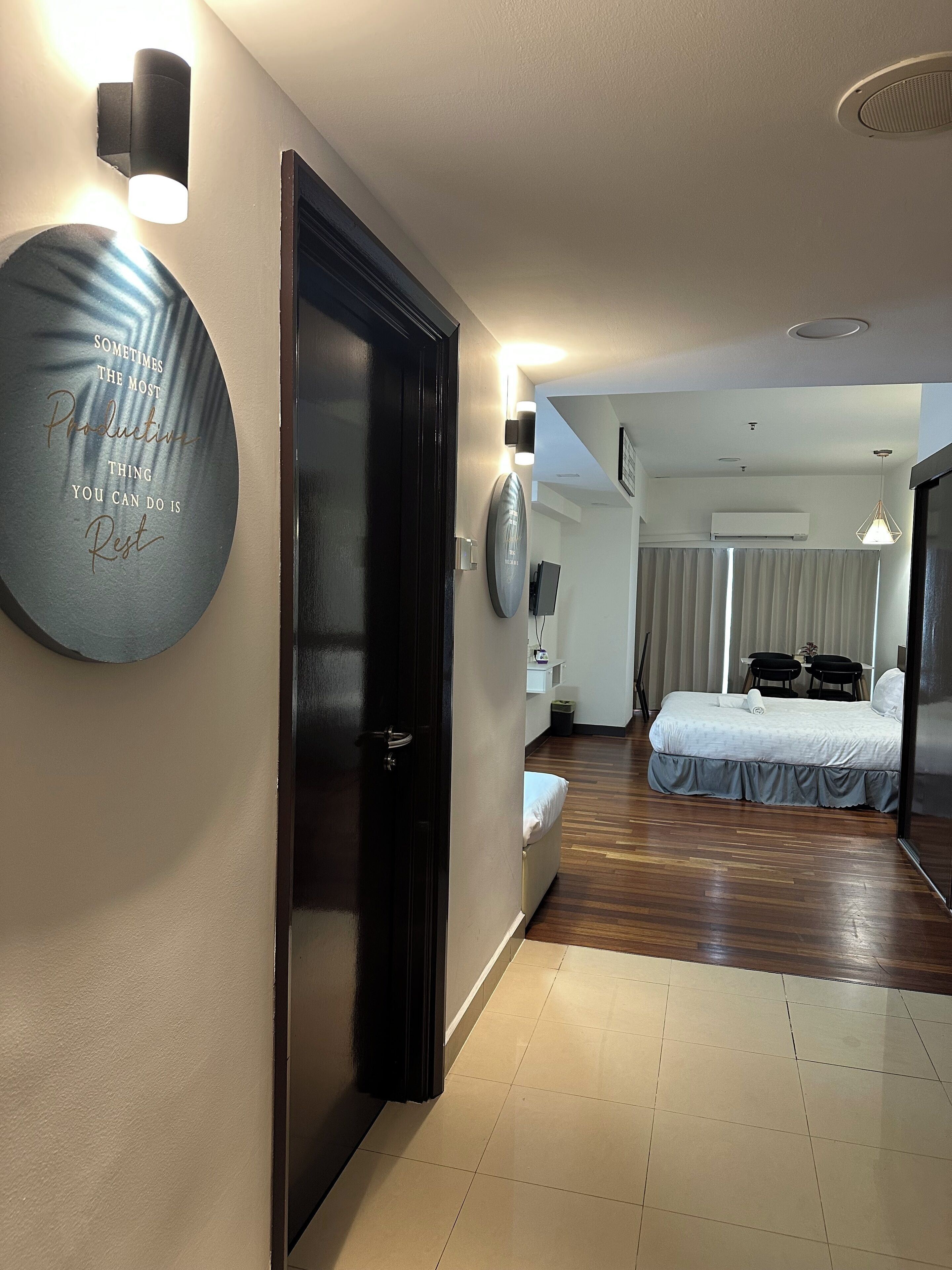 Superior Studio Suite | In-room safe, laptop workspace, iron/ironing board, free WiFi