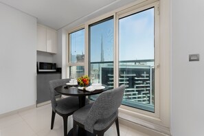 Standard Studio | In-room dining
