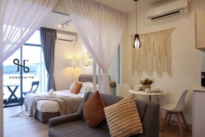 Deluxe Suite, Sea View | Bathroom - Homesuite' Home at The Shore KK (Kota Kinabalu)