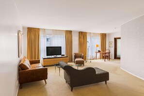 Living area - Van der Valk Hotel Paris CDG Airport (Roissy-en-France)