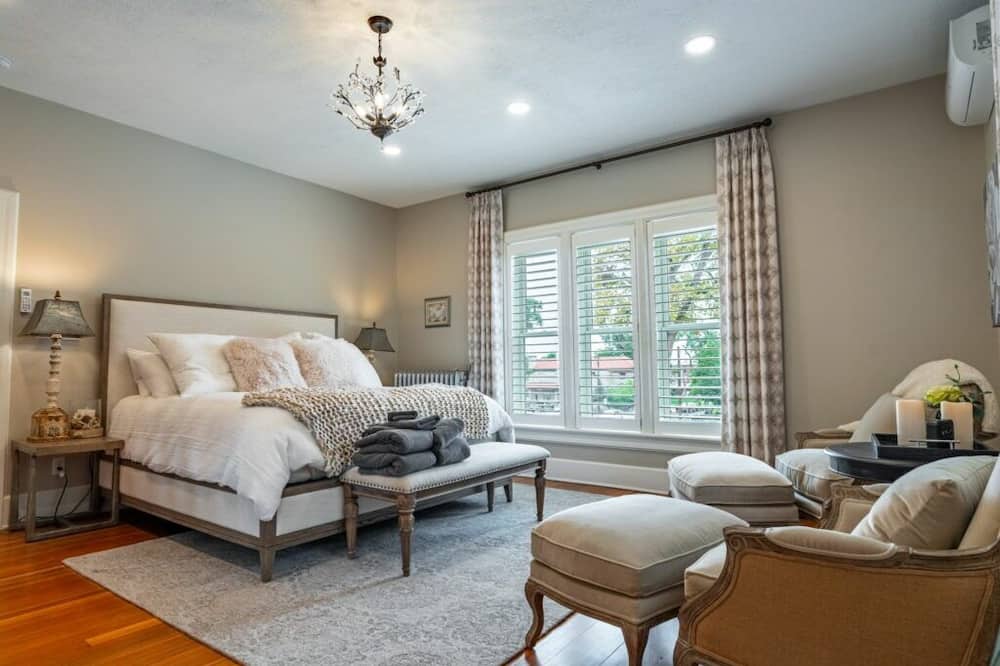 King Suite in the heart of the Royal Gorge Region