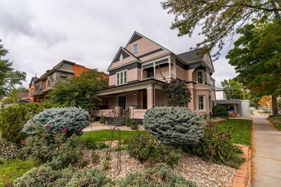 King Suite in the heart of the Royal Gorge Region