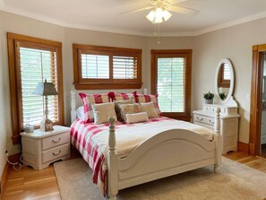 5 bedrooms, iron/ironing board, WiFi, bed sheets