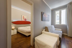 Leilighet – comfort | Oppholdsområde | En 40-tommers Flatskjerm-TV med digitale kanaler samt TV