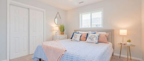 3 bedrooms, desk, iron/ironing board, travel cot